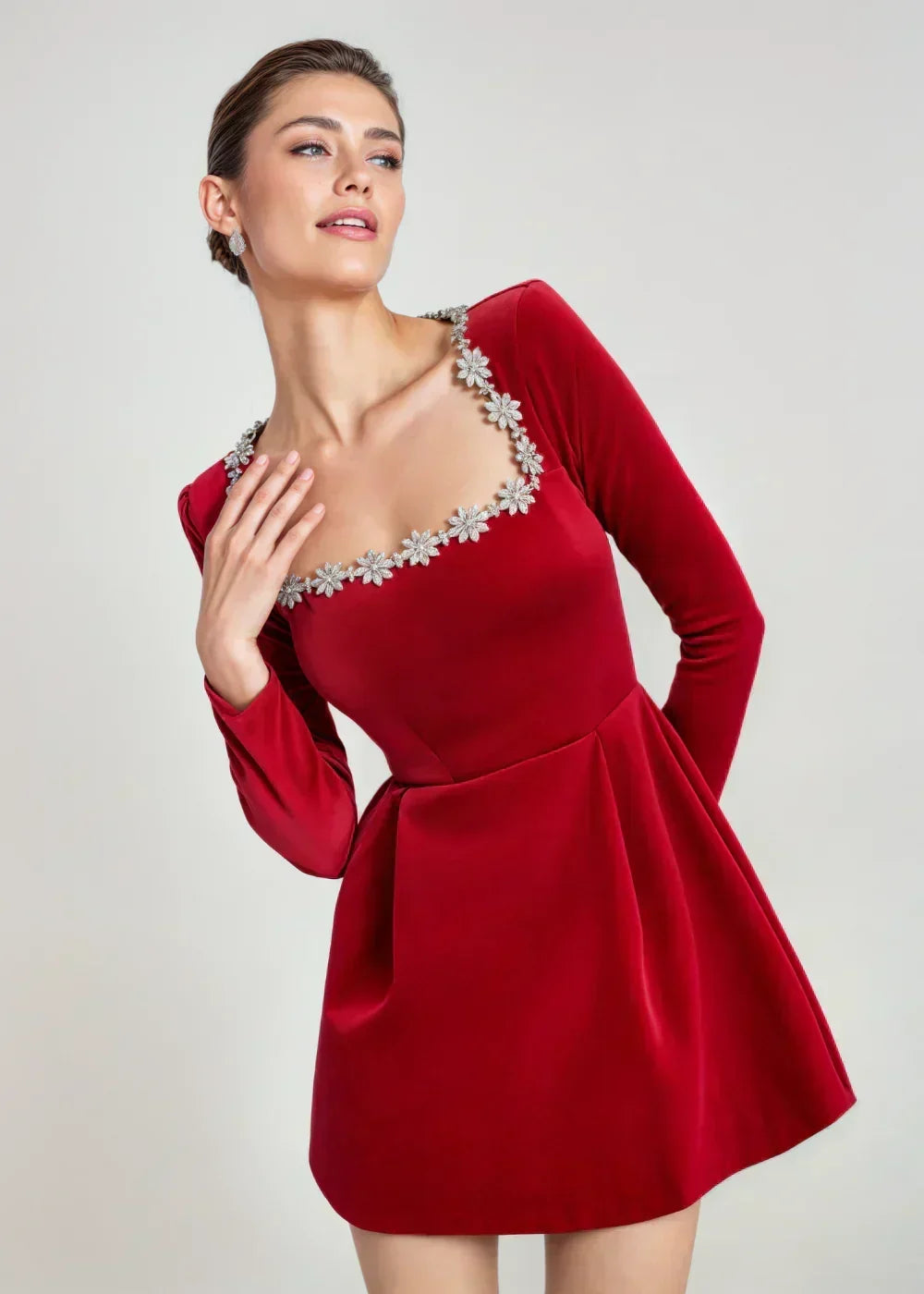 Macarena | Minivestido de terciopelo con aplicaciones florales