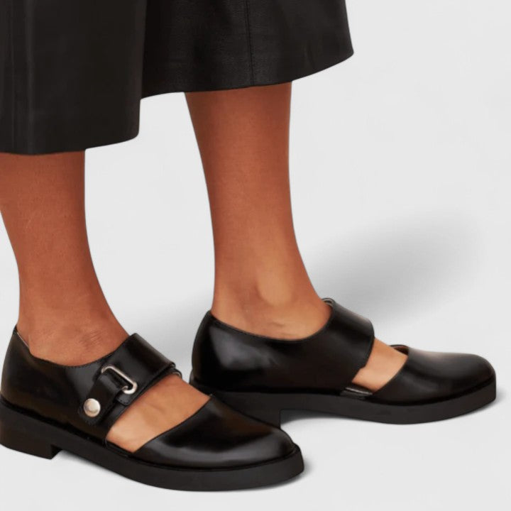 Ane | Zapatos con tira ancha y hebilla