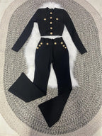 Paz | Conjunto elegante con botones dorados