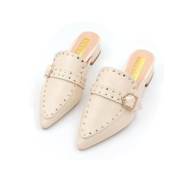 Bianca | Zuecos elegantes con tacón cuadrado y tachuelas