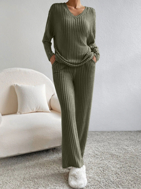 Cloe | Conjunto de canalé con escote de pico