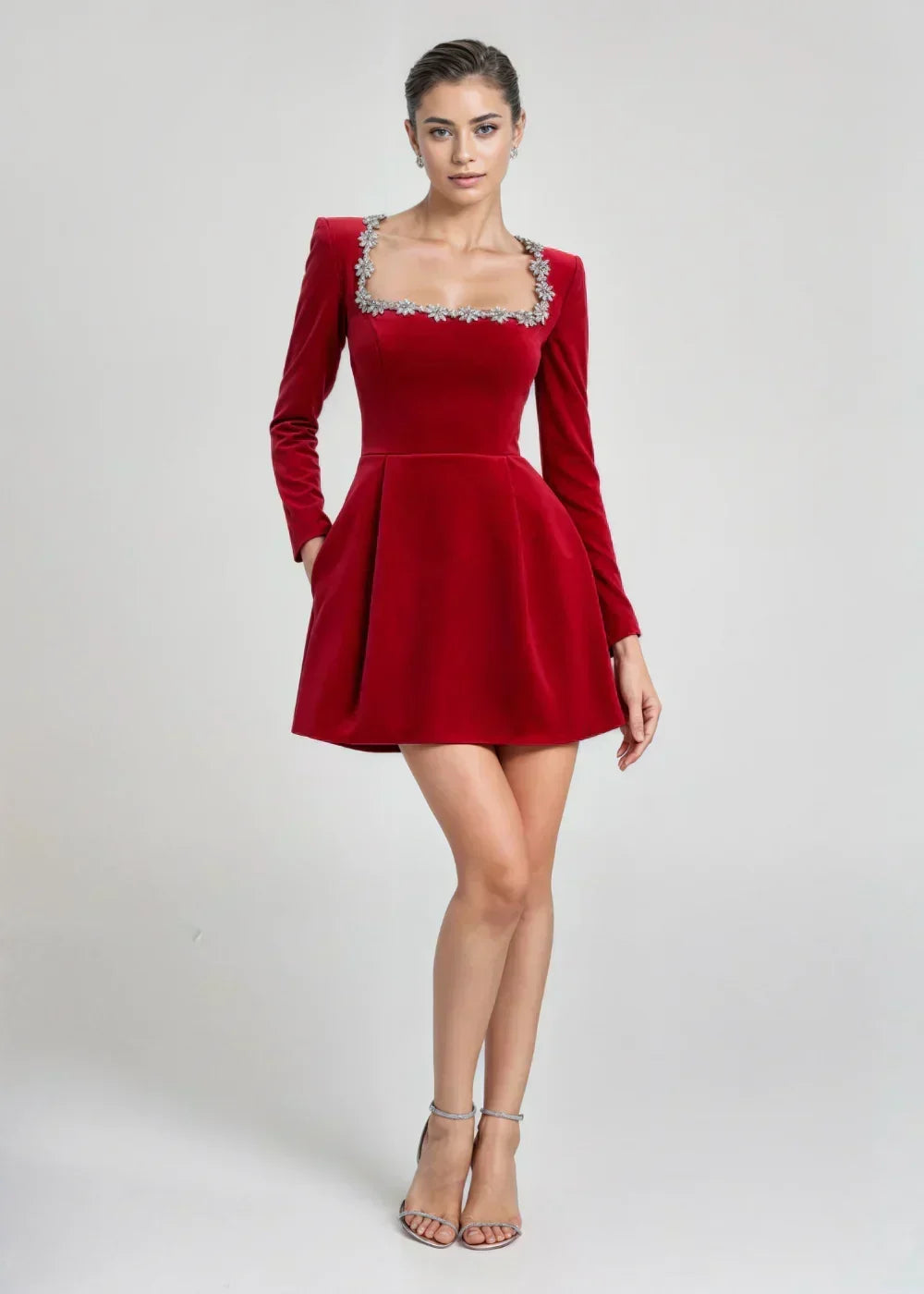Macarena | Minivestido de terciopelo con aplicaciones florales