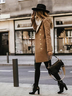 Winterjas Dames met een Knoopsluiting en Zachte Pluchen Afwerking