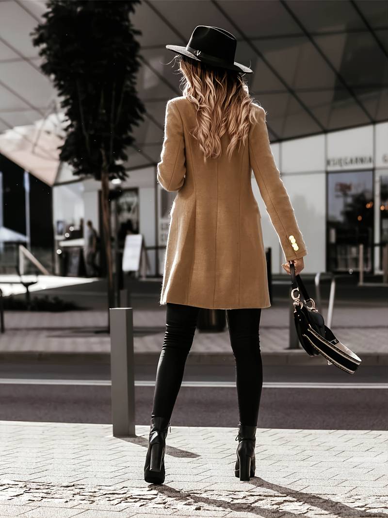 Winterjas Dames met een Knoopsluiting en Zachte Pluchen Afwerking