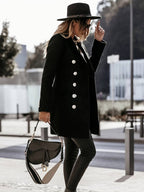 Winterjas Dames met een Knoopsluiting en Zachte Pluchen Afwerking