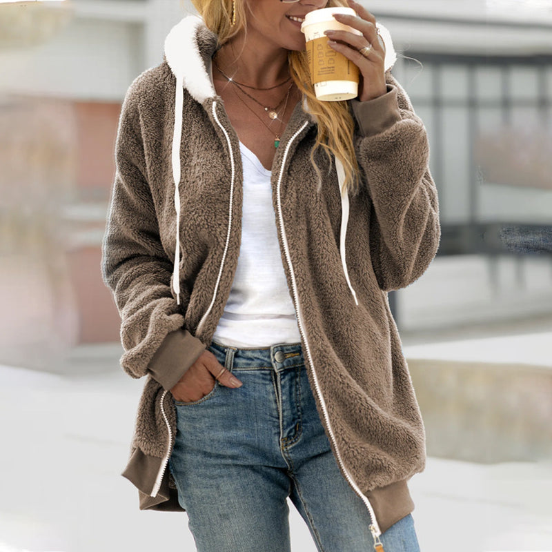 Ivana | Chaqueta de borreguito con capucha y cremallera