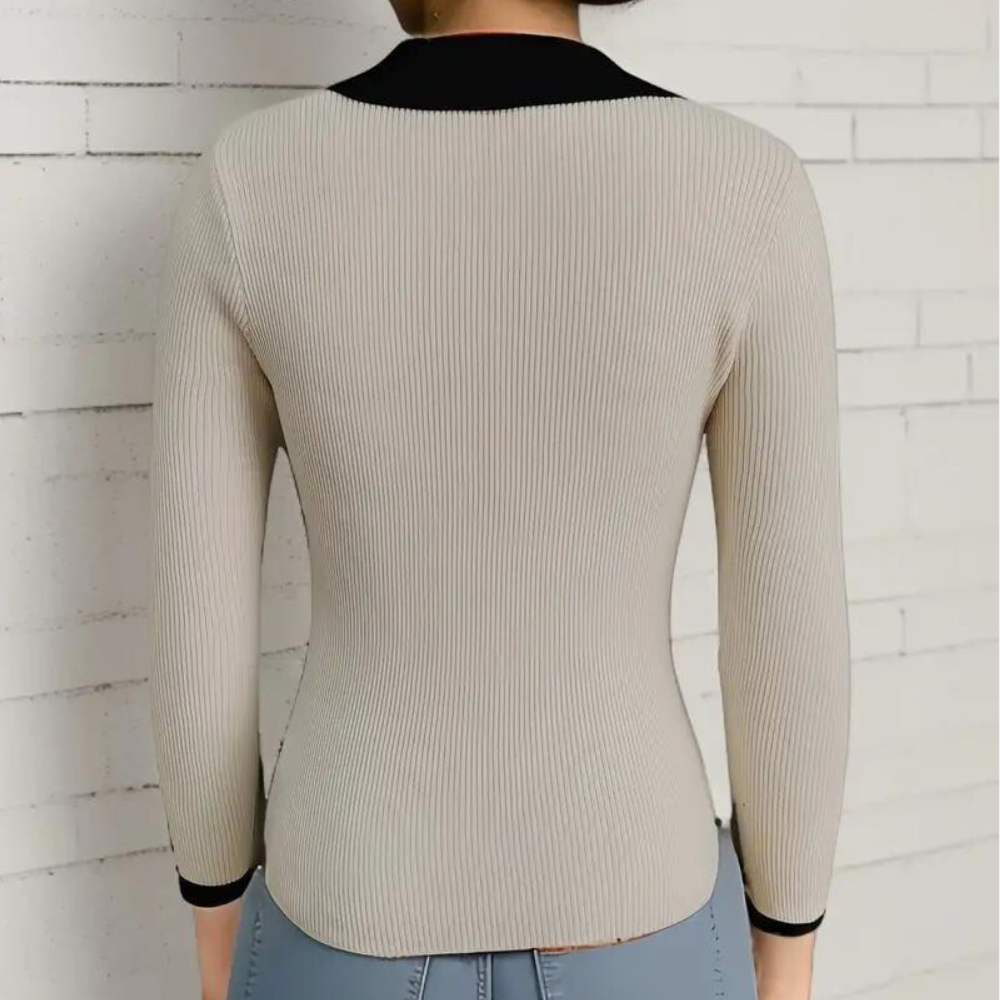 Iratxe | Jersey de canalé con cuello en contraste y escote en V