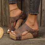 Sofia | Sandalias de cuña estilosas con detalle de tachuelas