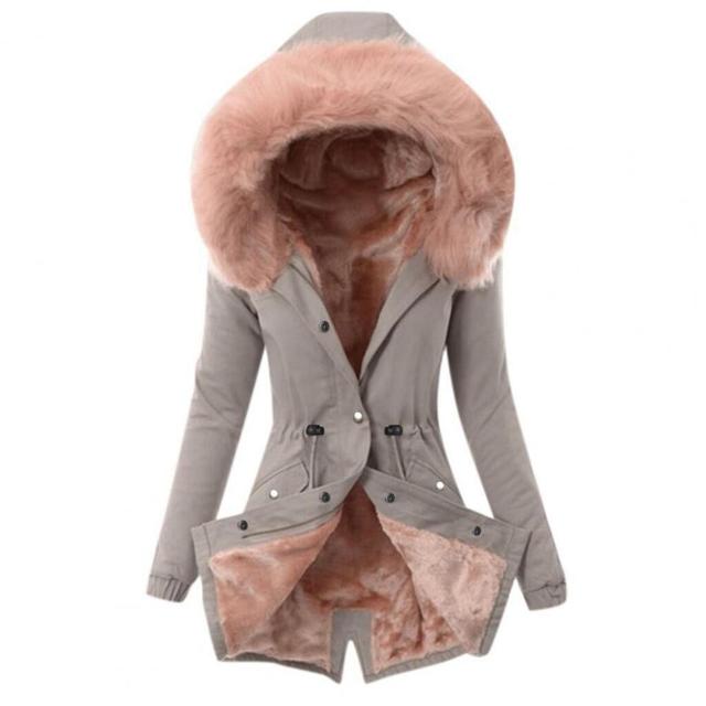 Itziar | Chaqueta de invierno slim con capucha forrada