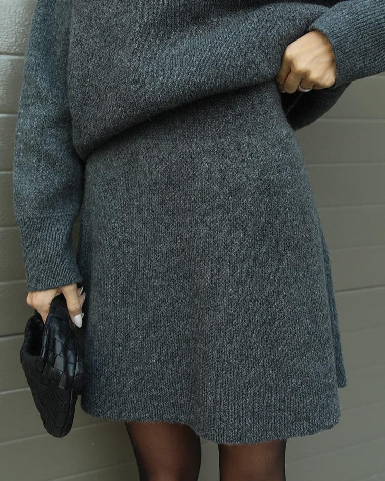 Elsa | Conjunto de punto fino de jersey y falda