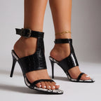 Dorotea | Sandalias con tira al tobillo y grabado coco