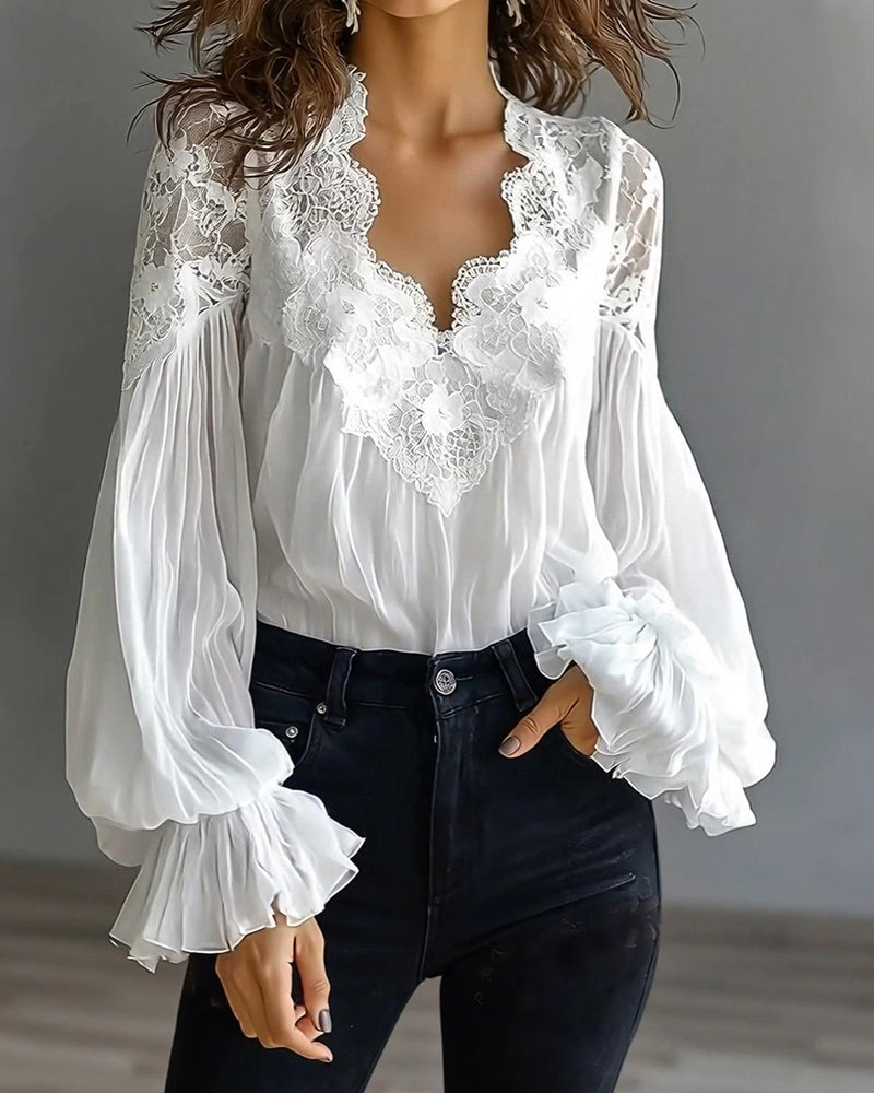 Ainhoa | Blusa con encaje en escote y hombros