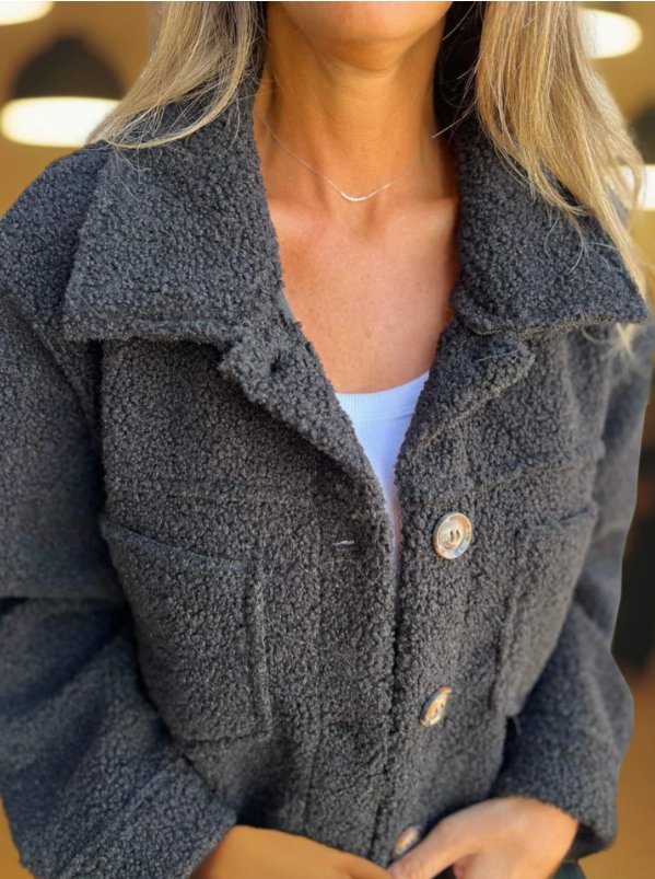 Sabina | Chaqueta de lana de cordero con solapas