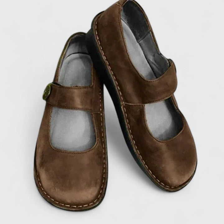 Iria | Zapatos de piel con tira y punta redonda