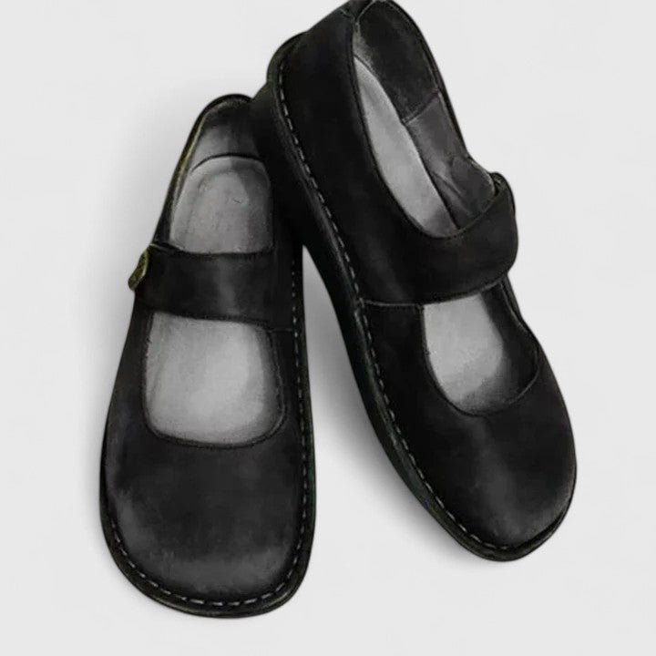Iria | Zapatos de piel con tira y punta redonda
